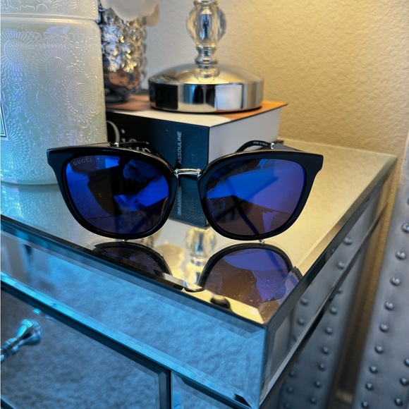 Gucci Wayfarer Sunglasses - Picture 3 of 10